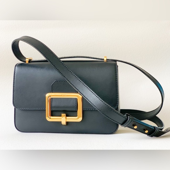 👜 BALLY Ladies Janelle Buckle Shoulder Bag - Picture 4 of 10